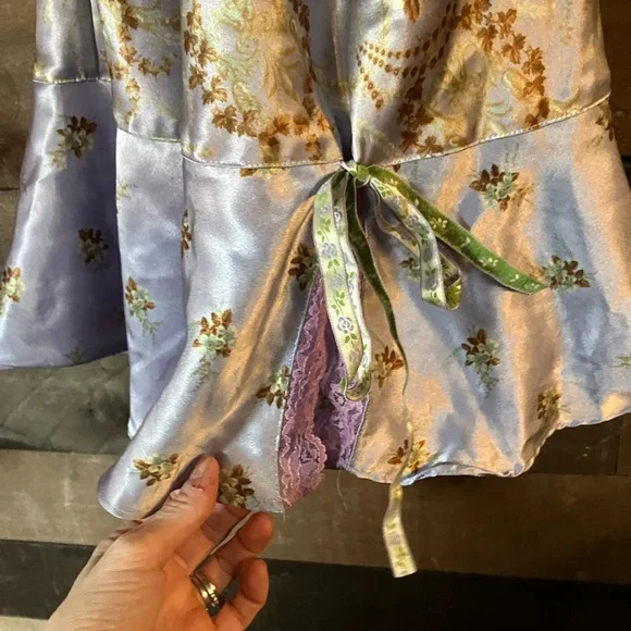 Vintage Victoria's Secret Lavender Floral Chemise with Pink Lace - Picture 4 of 9